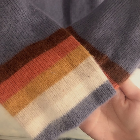 🦋Cute sweater 🦋 - Picture 3 of 3